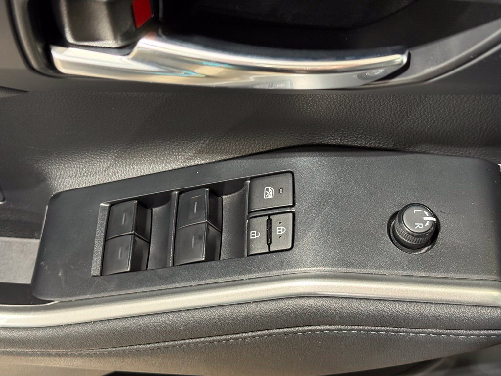 Used 2023 Toyota Highlander XSE AWD/4WD image 16