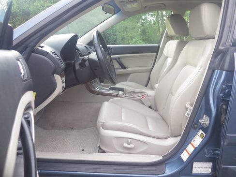 Used 2008 Subaru Outback 2.5i Limited L.L. Bean AWD/4WD image 7