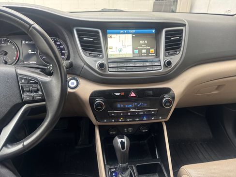 Used 2016 Hyundai Tucson Limited w/ Option Group 03 image 19