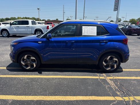 Used 2025 Hyundai Venue SEL FWD image 6