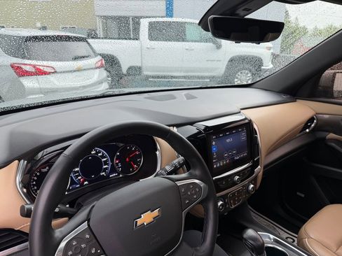 Used 2023 Chevrolet Traverse Premier AWD/4WD image 22