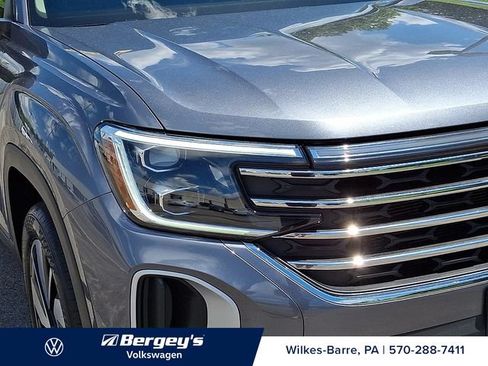 Used 2025 Volkswagen Atlas SE AWD/4WD image 10