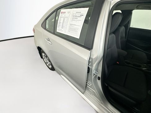 Used 2026 Toyota Corolla LE FWD image 27