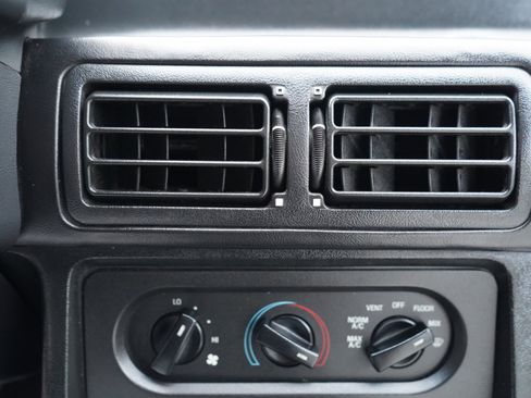 Used 1993 Ford Mustang LX image 45