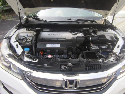 Used 2017 Honda Accord EX-L image 38
