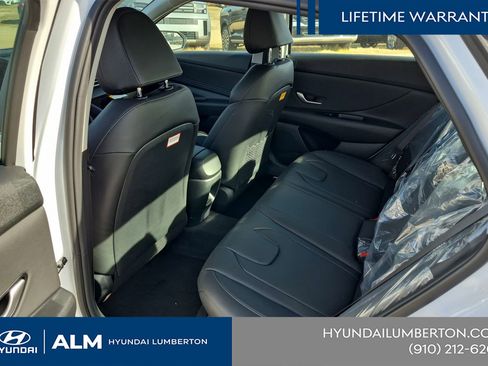 New 2026 Hyundai Elantra Limited FWD image 18