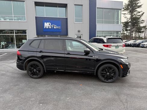 Used 2022 Volkswagen Tiguan SE R-Line image 5