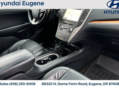 Used 2016 Lincoln MKC Reserve image 24