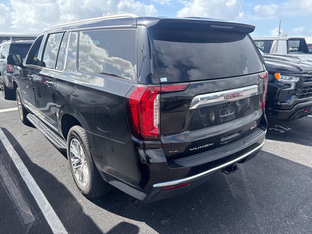 Used 2024 GMC Yukon XL SLT w/ SLT Luxury Package AWD/4WD image 7