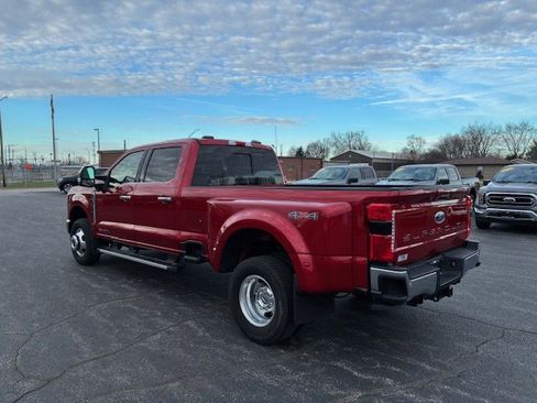 Used 2024 Ford F350 Lariat image 3