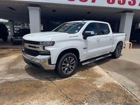 Used 2020 Chevrolet Silverado 1500 LT w/ Texas Edition RWD image 2