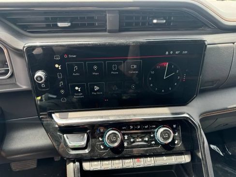 Certified 2023 GMC Sierra 1500 AT4 w/ Technology Package AWD/4WD image 17