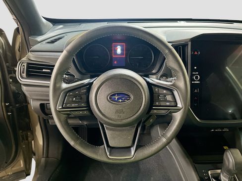 Used 2025 Subaru Forester Limited AWD/4WD image 11