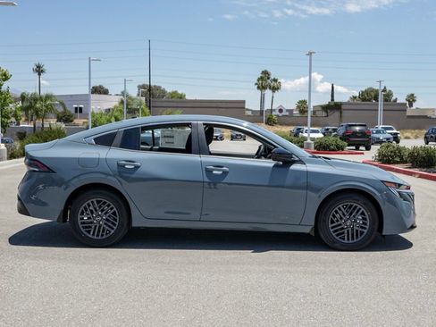 New 2026 Nissan Sentra SV w/ Floor Mat Package FWD image 3