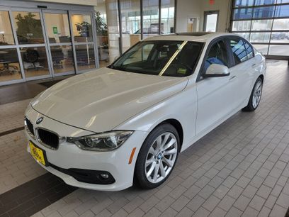 Used 2018 BMW 320i xDrive Sedan w/ Convenience Package