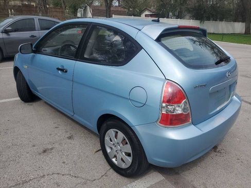 Used 2010 Hyundai Accent GS w/ Premium Pkg 3 FWD image 4