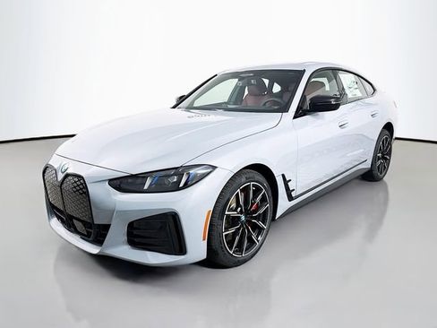 New 2026 BMW i4 xDrive40i image 3