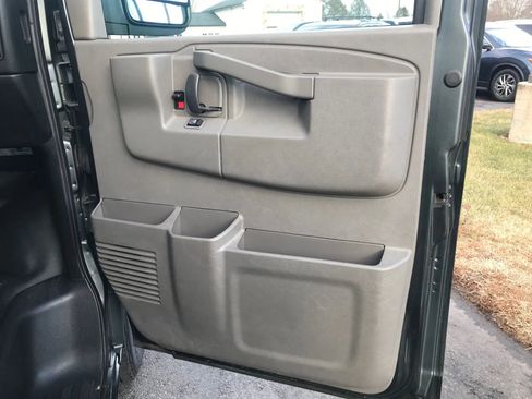 Used 2017 Chevrolet Express 3500 LT w/ LT Preferred Equipment Group image 36