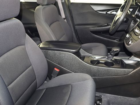 Used 2023 Chevrolet Malibu LT image 40