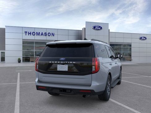 New 2025 Ford Expedition Active image 8