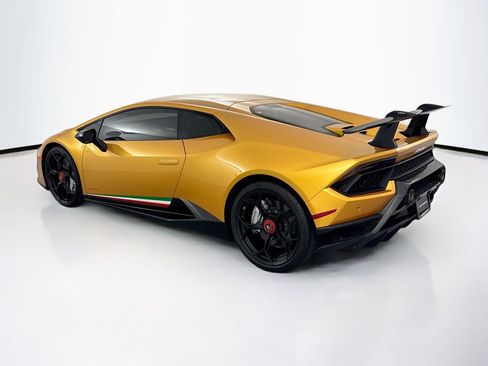 Used 2018 Lamborghini Huracan Performante AWD/4WD image 7