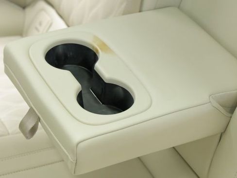 Used 2022 Buick Envision Avenir w/ Technology Package II image 39