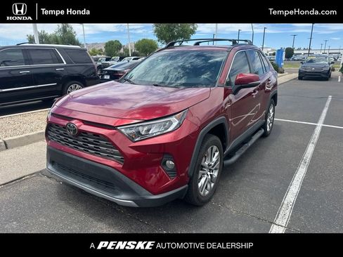 Used 2019 Toyota RAV4 Limited w/ Cold Weather Package FWD image 1