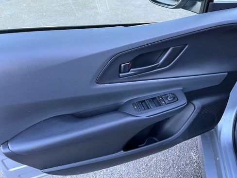 Used 2025 Toyota Prius LE image 20