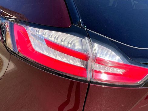 Certified 2022 Ford Edge Titanium image 28