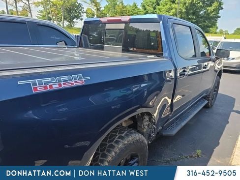 Used 2021 Chevrolet Silverado 1500 LT Trail Boss w/ Convenience Package II AWD/4WD image 8
