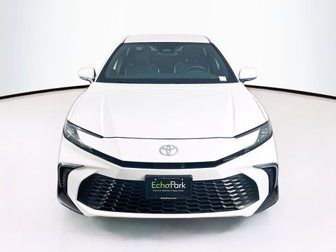 Used 2026 Toyota Camry SE FWD image 2
