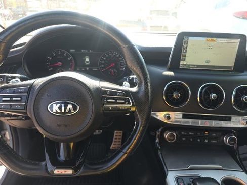 Used 2019 Kia Stinger GT2 image 4