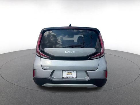 Used 2025 Kia Soul LX w/ LX Technology Package FWD image 12