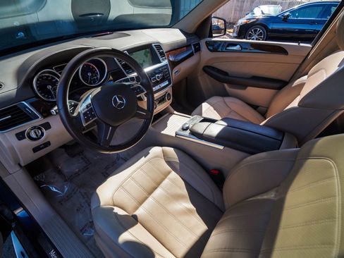 Used 2015 Mercedes-Benz GL 320 BlueTEC 4MATIC image 11