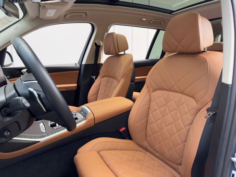 Used 2023 BMW X7 xDrive40i w/ Climate Comfort Package image 43