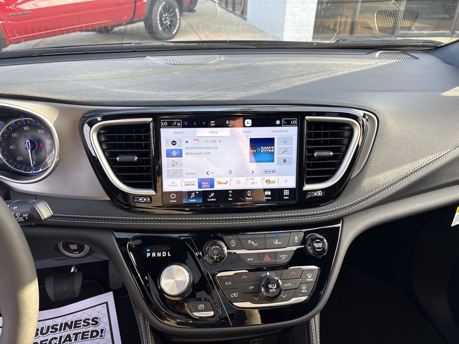 New 2027 Chrysler Pacifica Limited AWD/4WD image 22
