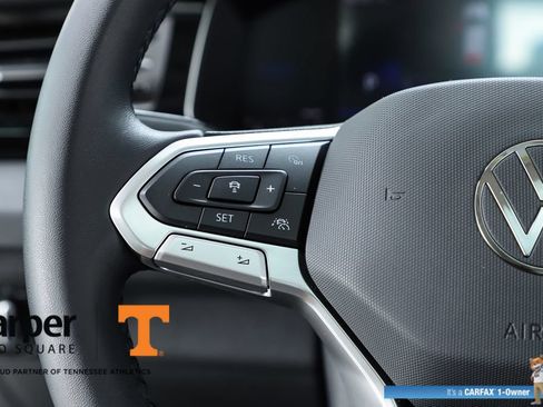Used 2025 Volkswagen Jetta SE w/ Sunroof Package FWD image 58