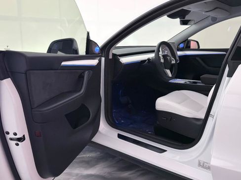 Used 2023 Tesla Model Y Long Range AWD/4WD image 16