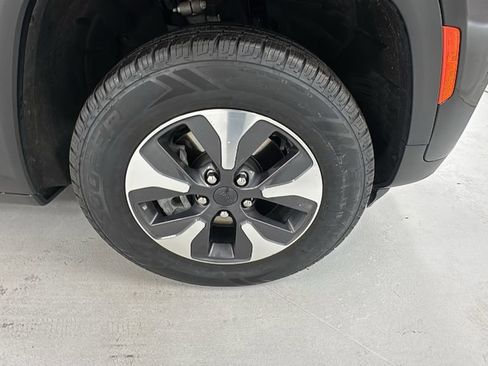 Used 2022 Jeep Grand Cherokee Limited 4xe image 9