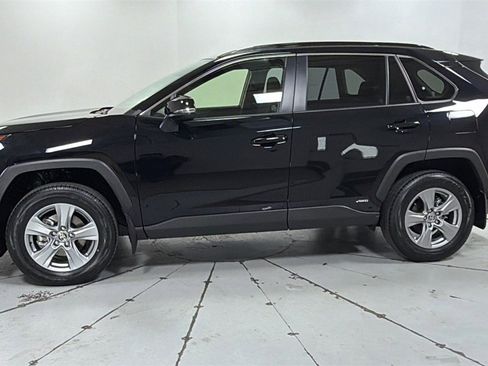 Certified 2025 Toyota RAV4 LE image 8