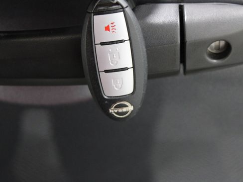 Used 2022 Nissan Rogue S AWD/4WD image 19