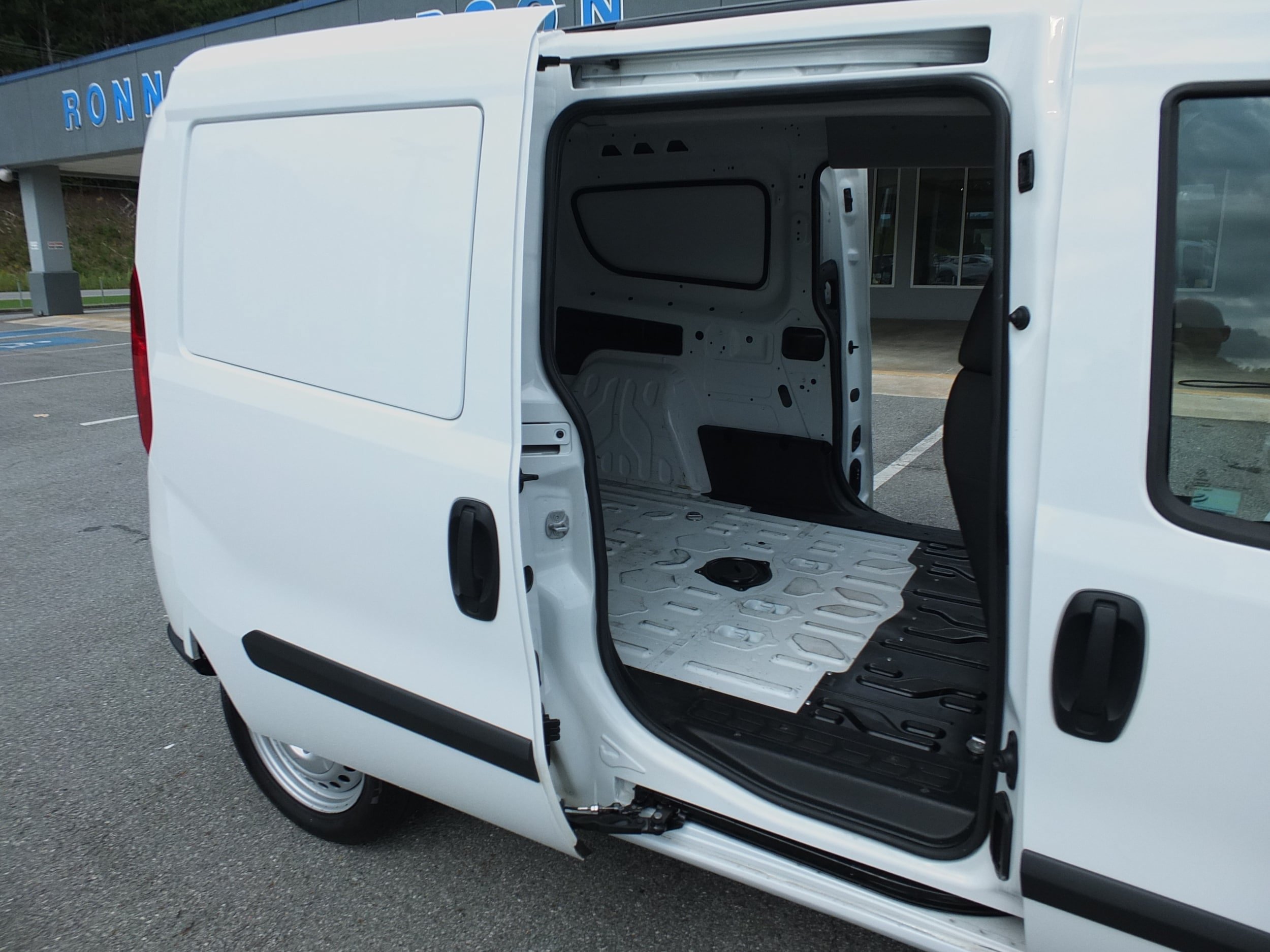 Used 2022 RAM ProMaster City Tradesman FWD image 15