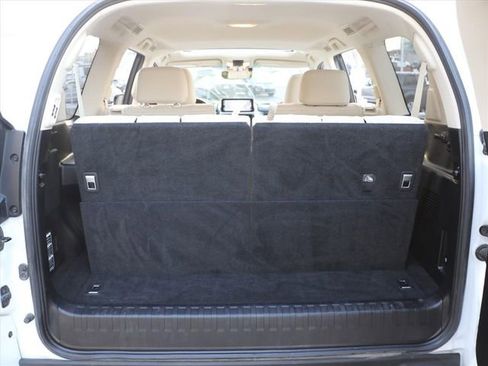 Used 2023 Lexus GX 460 Premium w/ Accessory Package image 14