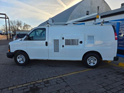 Used 2014 Chevrolet Express 2500 image 10