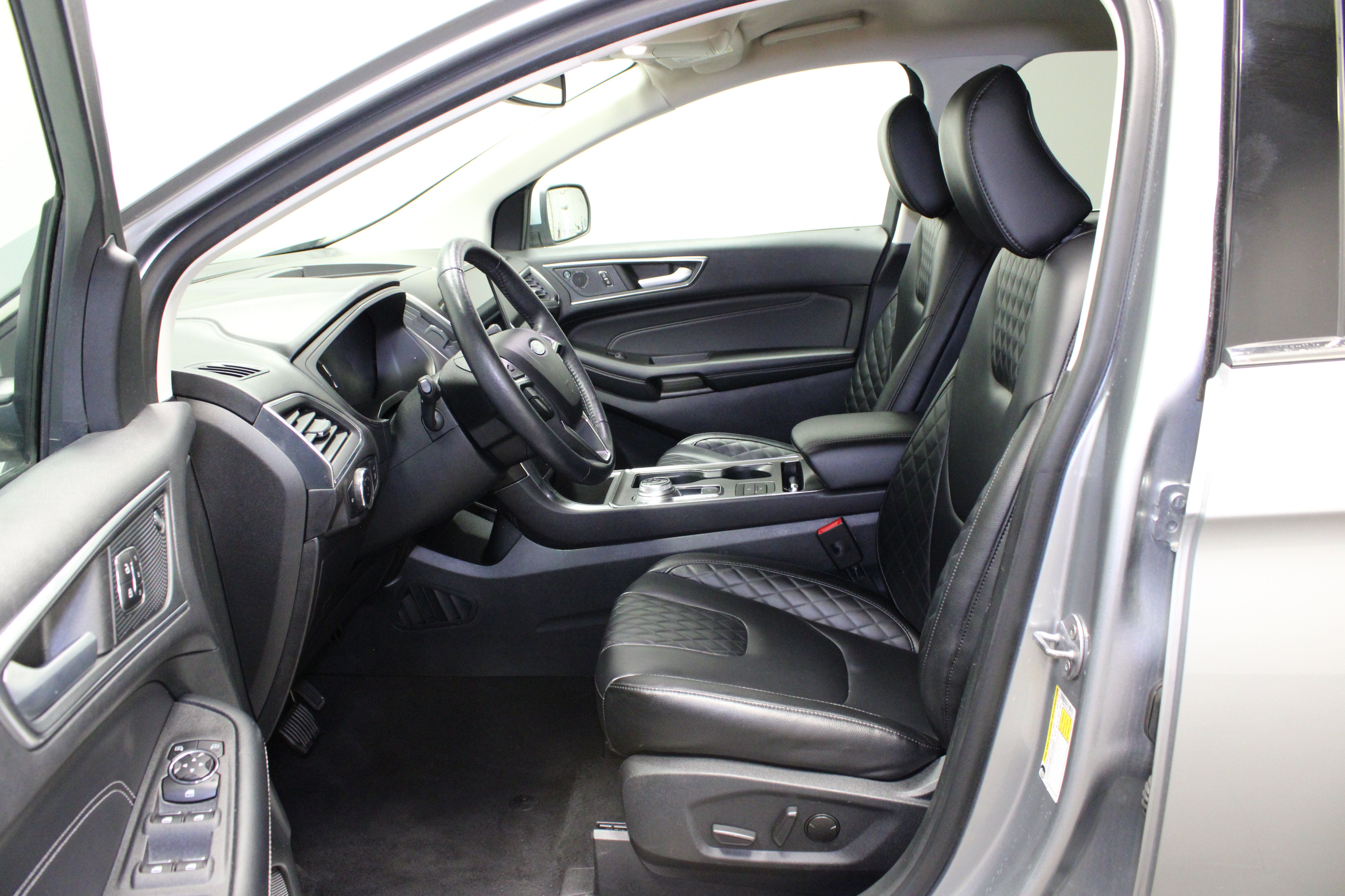 Used 2024 Ford Edge Titanium AWD/4WD image 17