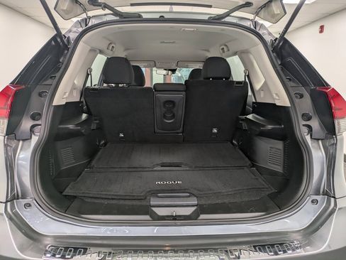 Used 2019 Nissan Rogue S image 24