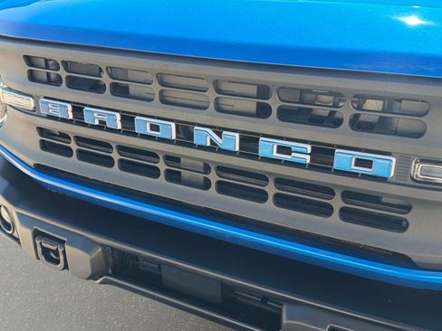 Used 2024 Ford Bronco Black Diamond image 8