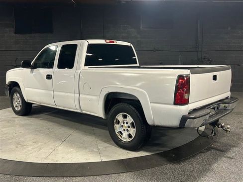 Used 2005 Chevrolet Silverado 1500 w/ Light Duty Power Package image 3