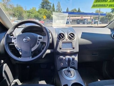 Used 2011 Nissan Rogue SV w/ Premium Pkg AWD/4WD image 7