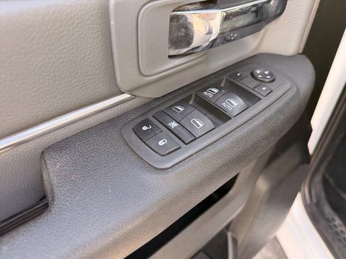 Used 2021 RAM 1500 Classic SLT AWD/4WD image 15